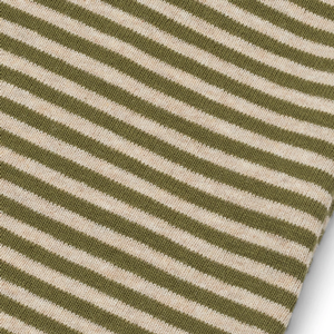 Detail des Streifenjerseys in Army-Natur