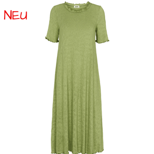 Hellgrünes Rüschenkleid von Jalfe