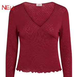 Dunkelrotes Wollwickkelshirt von Jalfe