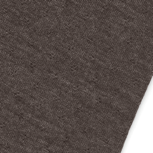 Detailaufnahme Eyelet-Muster des Jalfe Merino Dreiecktuchs in Mokka