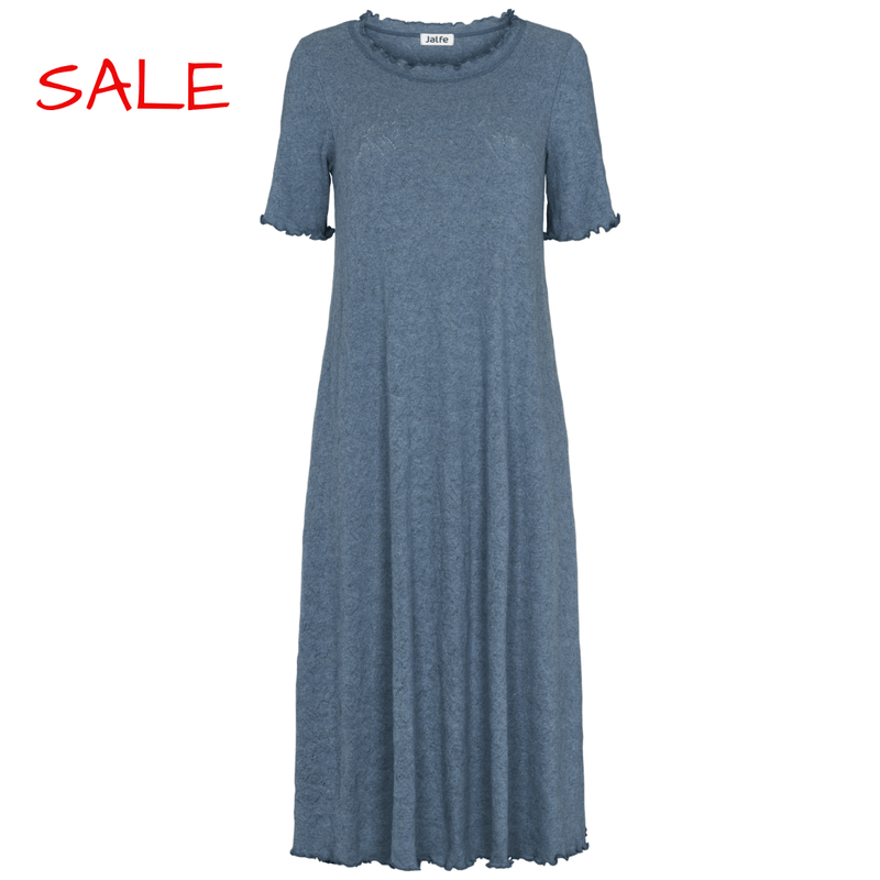 Blaues Rüschenkleid